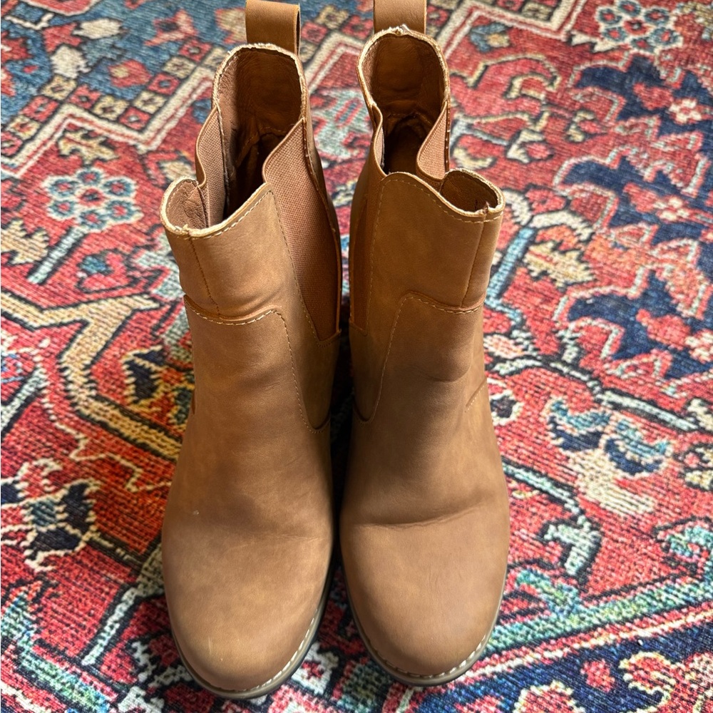 Universal Thread Tan Ankle Booties